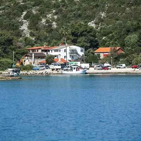 Zapata Apartman *